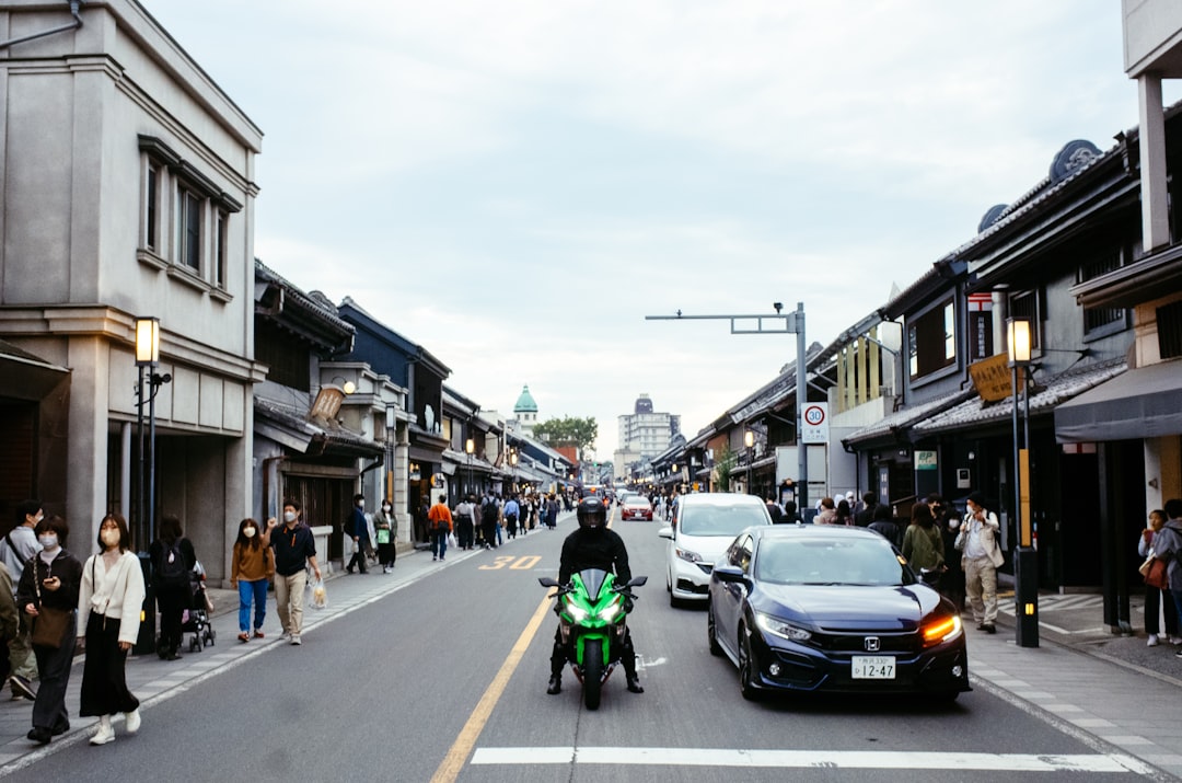 買い物難民にならないために——サブスクと地域資源のハイブリッド戦略